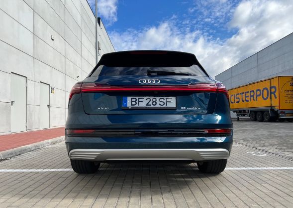 Audi e-tron • 2020 • 53,000 km 2