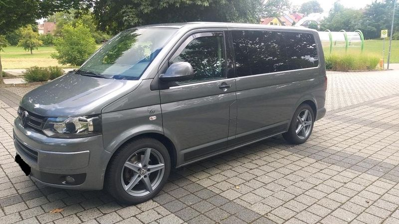 Volkswagen T5 Multivan • 2010 • 154,000 km 1