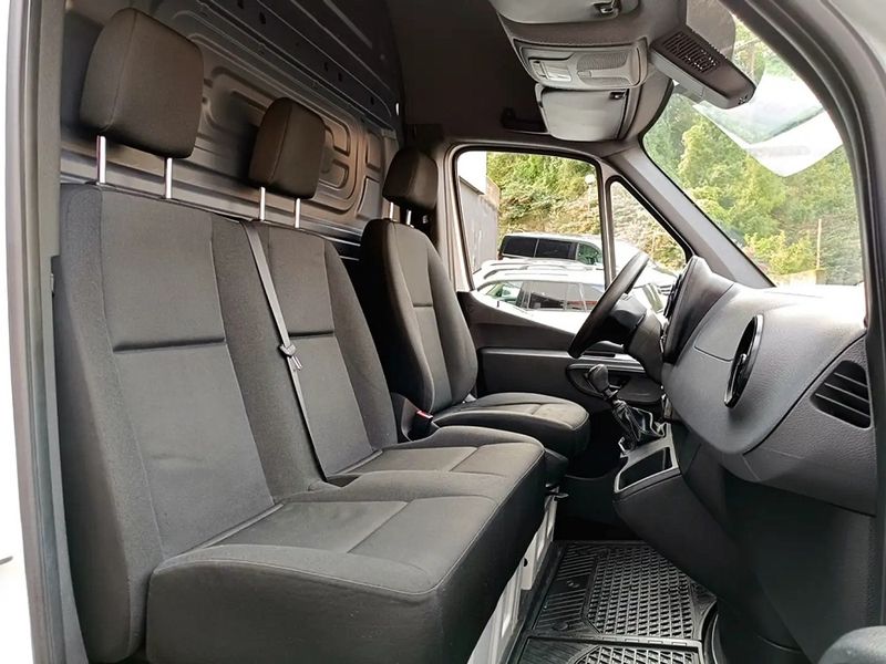 Mercedes-Benz Sprinter • 2019 • 89,000 km 9