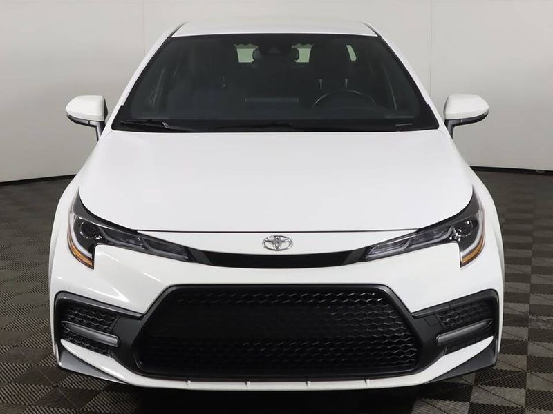Toyota Camry Hybrid • 2022 • 20,341 km 1