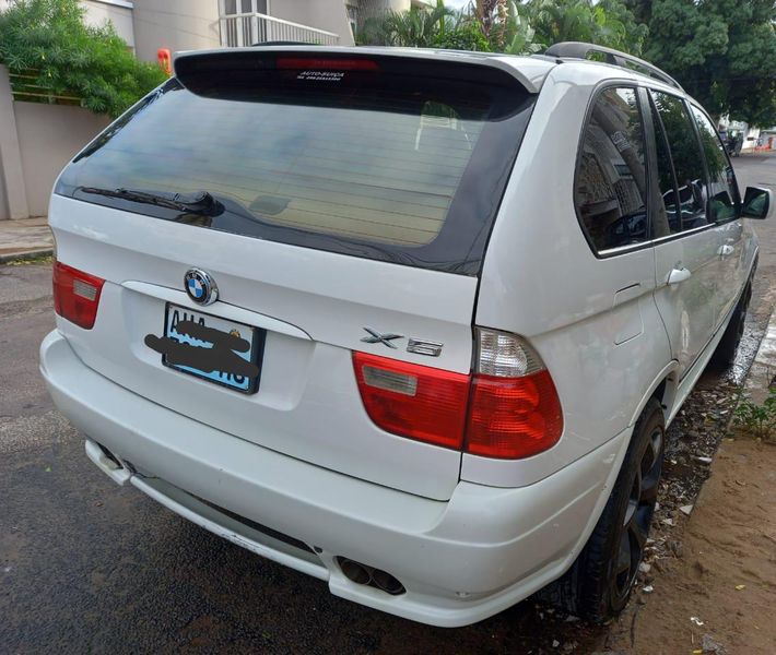 BMW X5 • 2006 • 122,000 km 6