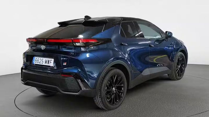 Toyota C-HR • 2024 • 5,350 km 5