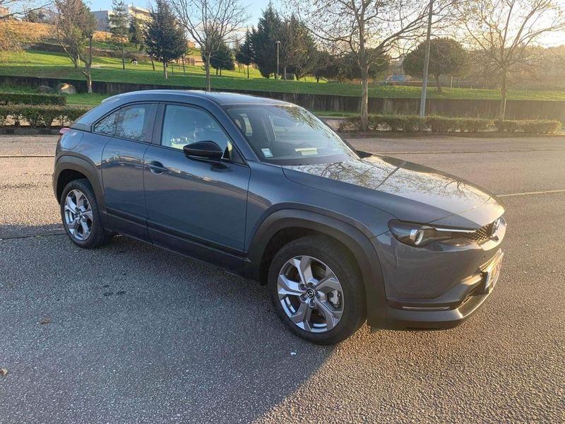 Mazda MX-3 • 2021 • 27,000 km 2