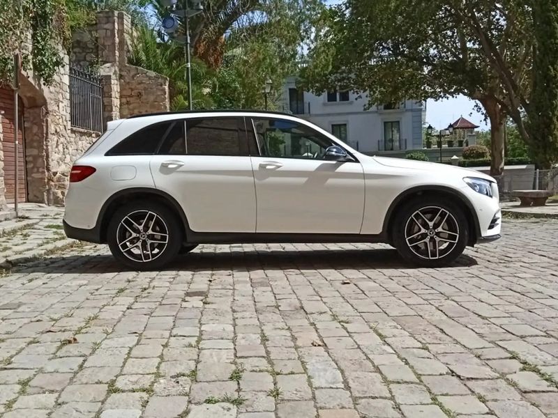 Mercedes-Benz GLC • 2018 • 54,000 km 4
