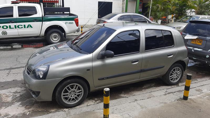 Renault Clio • 2015 • 94,000 km 4