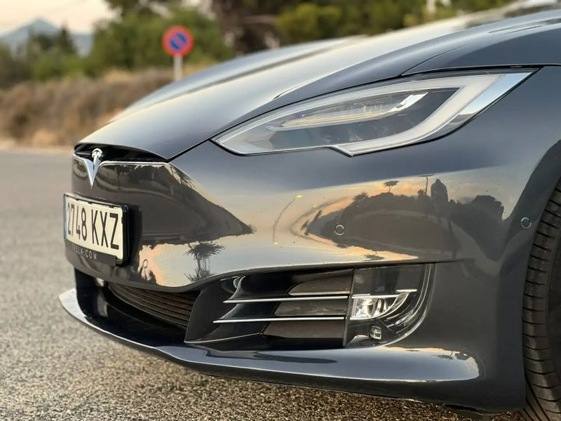 Tesla Model S • 2019 • 50,960 km 6