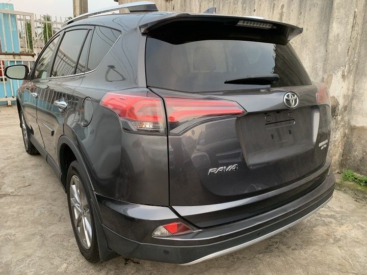 Toyota RAV4 • 2015 • 21 km 4
