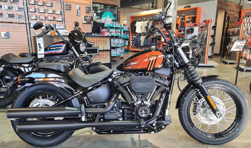 Harley Davidson road king • 2019 • 1,801 km 5