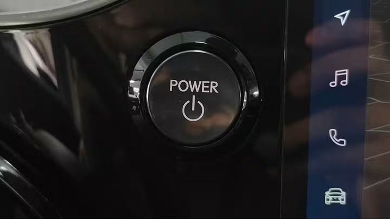 Lexus NX • 2023 • 43,240 km 12