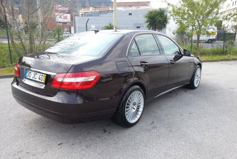 Mercedes-Benz E • 2009 • 318,300 km 3
