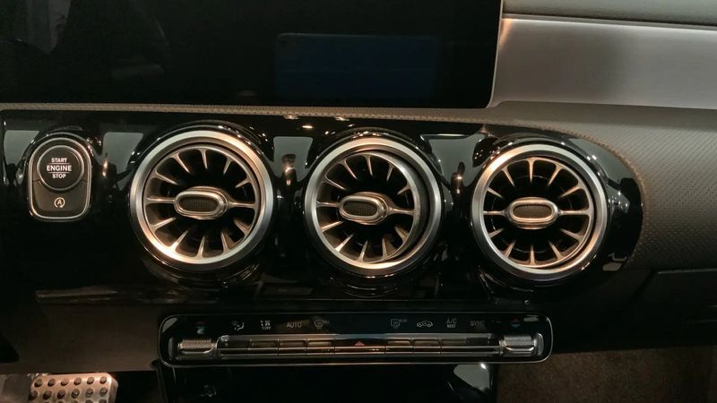 Mercedes-Benz CLA-Class • 2019 • 56,465 km 10