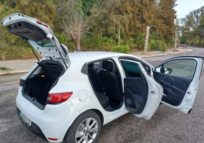 Renault Clio • 2017 • 73,000 km 4