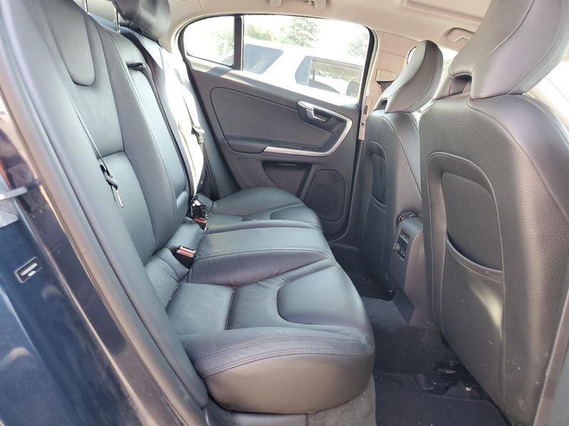 Volvo S60 • 2014 • 10,000 mi 9