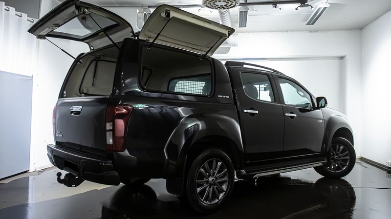 Isuzu D-MAX • 2020 • 105,205 km 1