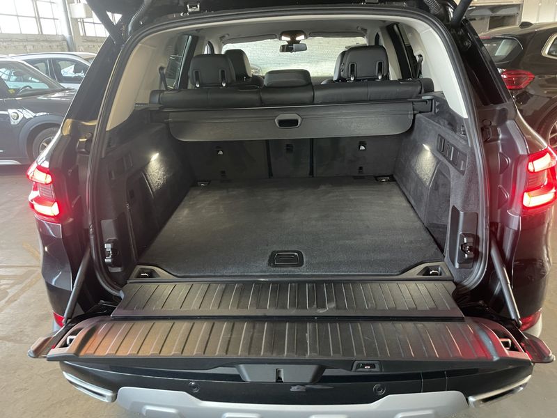 BMW X5 • 2019 • 122,000 km 6