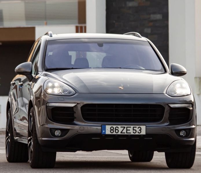 Porsche Cayenne • 2015 • 266,000 km 2