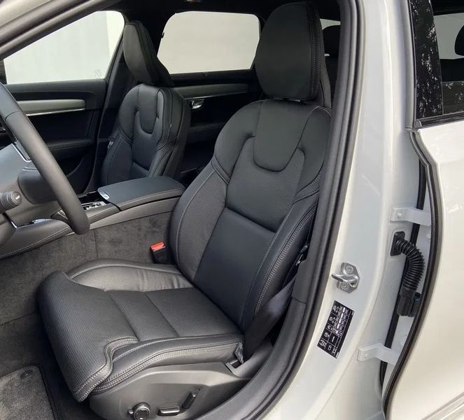 Volvo V90 • 2021 • 30,000 km 2