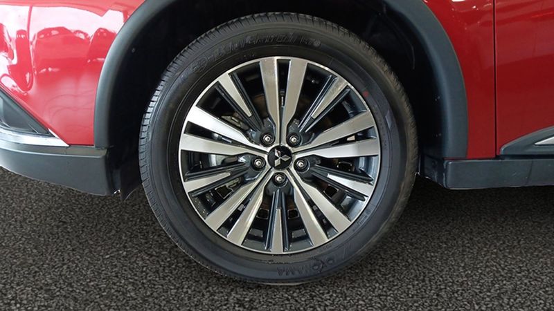 Mitsubishi Outlander • 2019 • 17,586 km 32