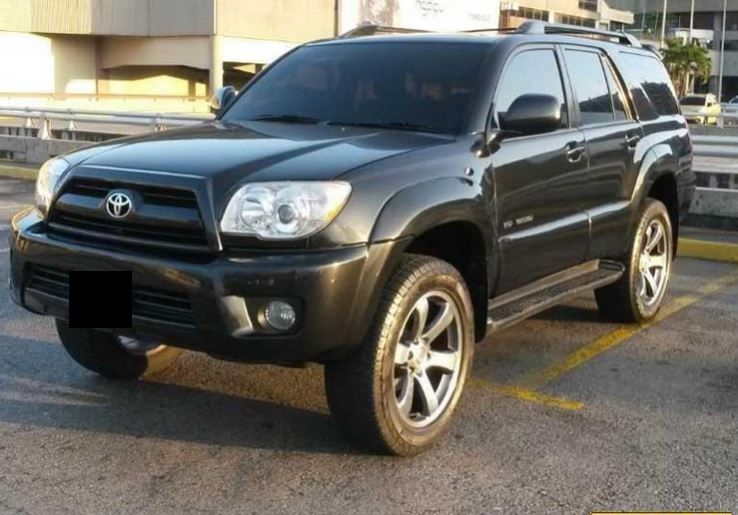 Toyota 4 Runner Limited • 2007 • 160,000 km 1