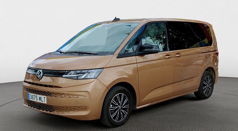 Volkswagen Multivan • 2023 • 17,915 km 1