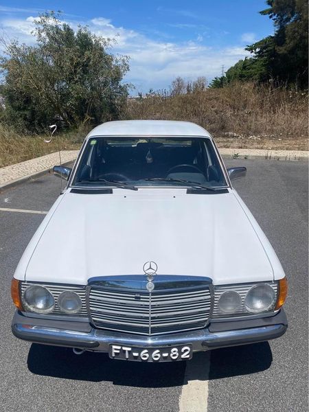 Mercedes-Benz 200 - 300 • 1979 • 432,000 km 1