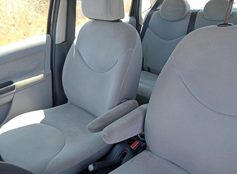 Citroën C3 • 2006 • 245,000 km 4