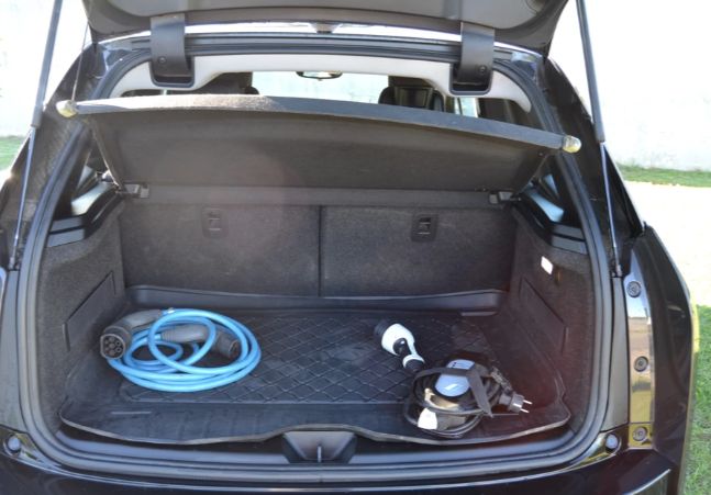 BMW i3 • 2014 • 123,700 km 3