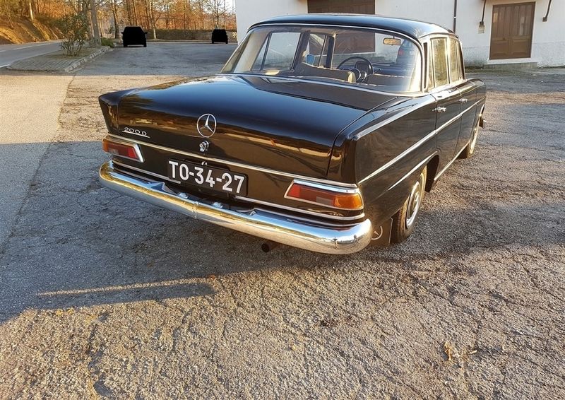 Mercedes-Benz 200 - 300 • 1961 • 13,200 km 2
