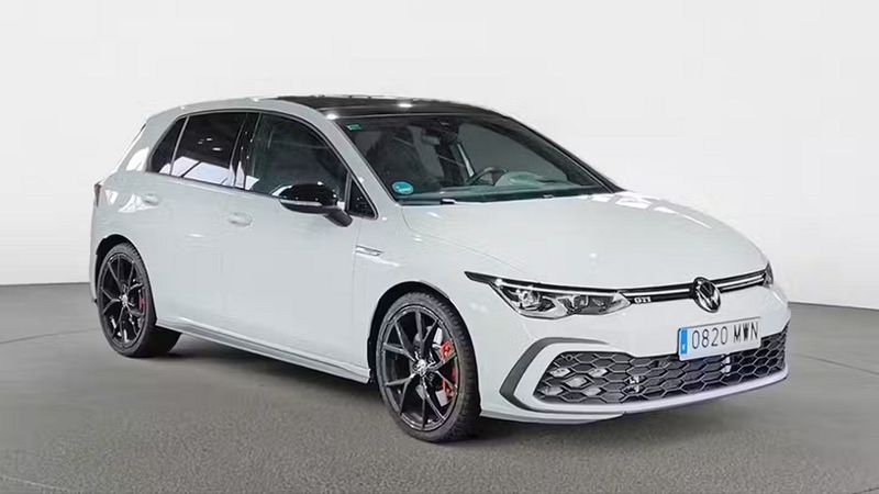 Volkswagen Golf • 2024 • 14,183 km 1