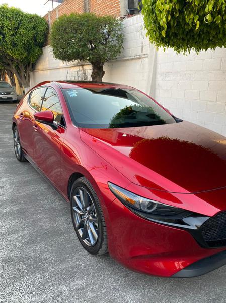 Mazda 3 • 2019 • 8,900 km 2