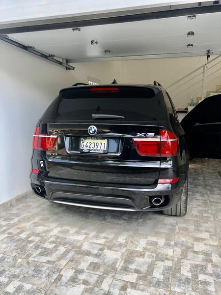BMW X5 • 2013 • 135,522 km 2