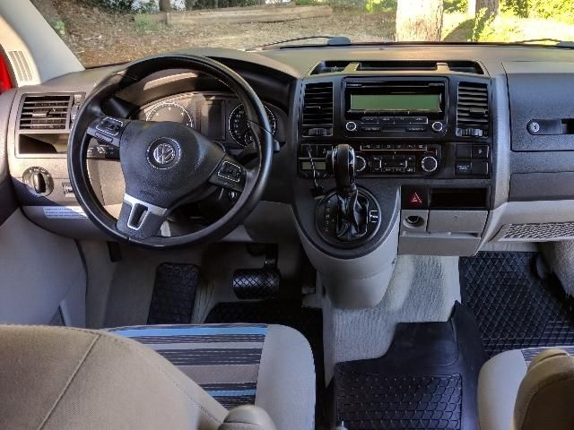 Volkswagen T5 • 2010 • 190,000 km 13