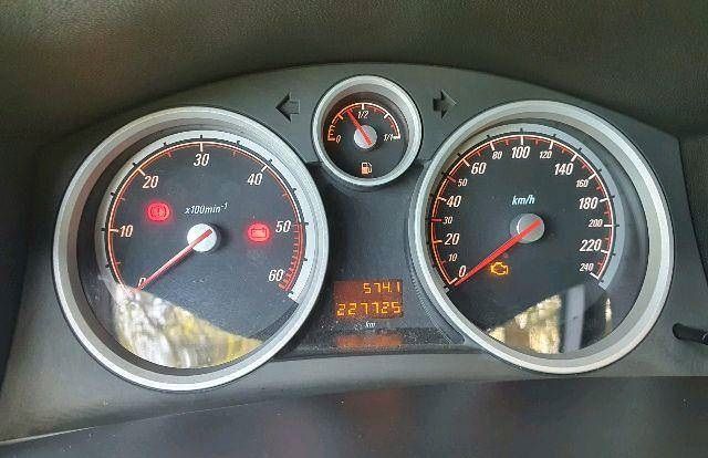 Opel Astra • 2006 • 249,999 km 9
