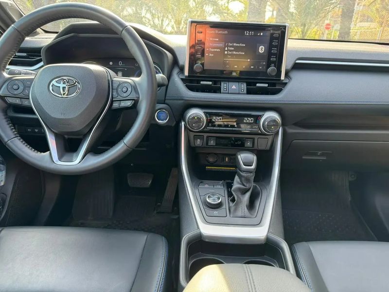 Toyota RAV4 • 2020 • 71,000 km 10