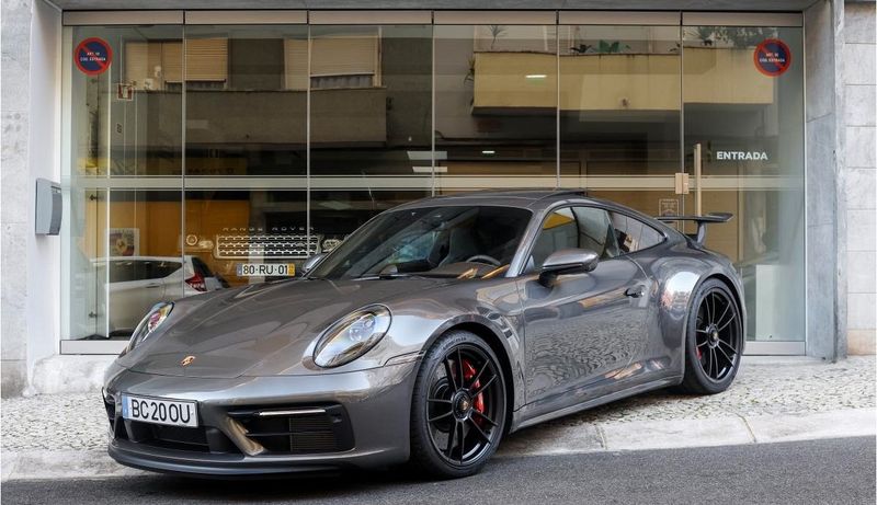 Porsche 911 • 2023 • 4,999 km 1