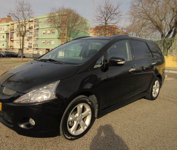Mitsubishi Grandis • 2008 • 200,000 km 1
