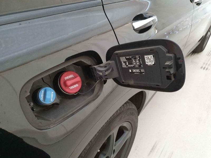 Mercedes-Benz GLC • 2016 • 100,000 km 7