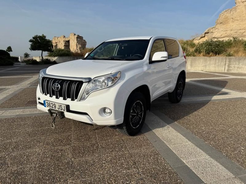 Toyota Land Cruiser • 2016 • 290,000 km 1
