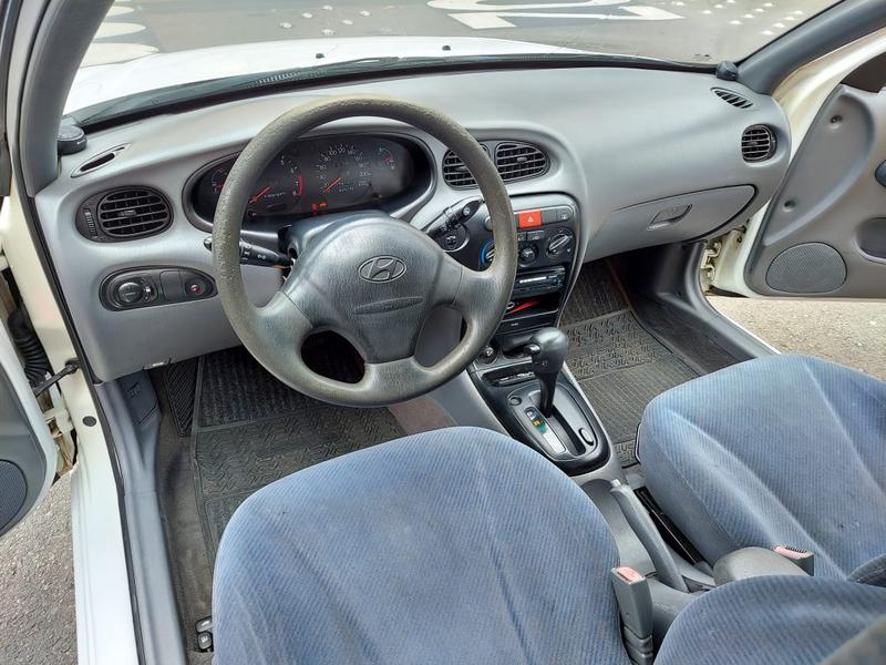Hyundai Elantra • 2000 • 156,000 km 6