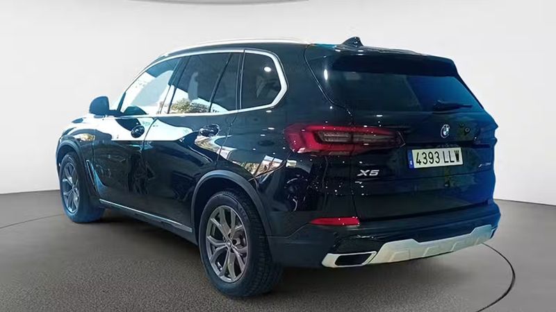BMW X5 • 2020 • 31,000 km 4