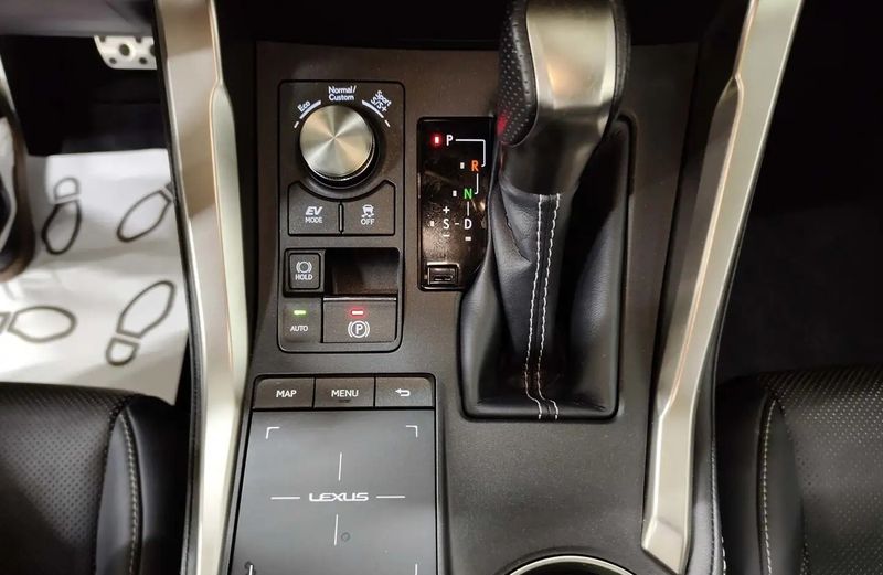 Lexus NX • 2021 • 38,195 km 13