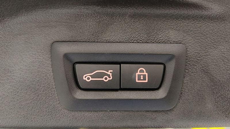 BMW X5 • 2022 • 14,035 km 12