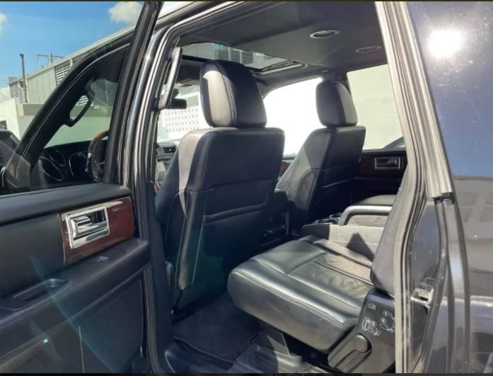 Lincoln Navigator • 2016 • 100,500 km 9