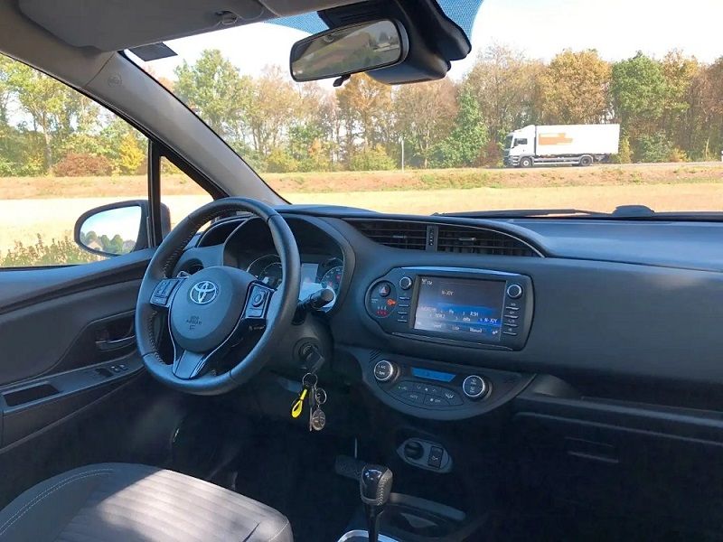 Toyota Yaris • 2018 • 55,400 km 9