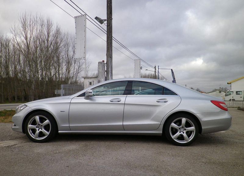 Mercedes-Benz CLS • 2011 • 90,000 km 2