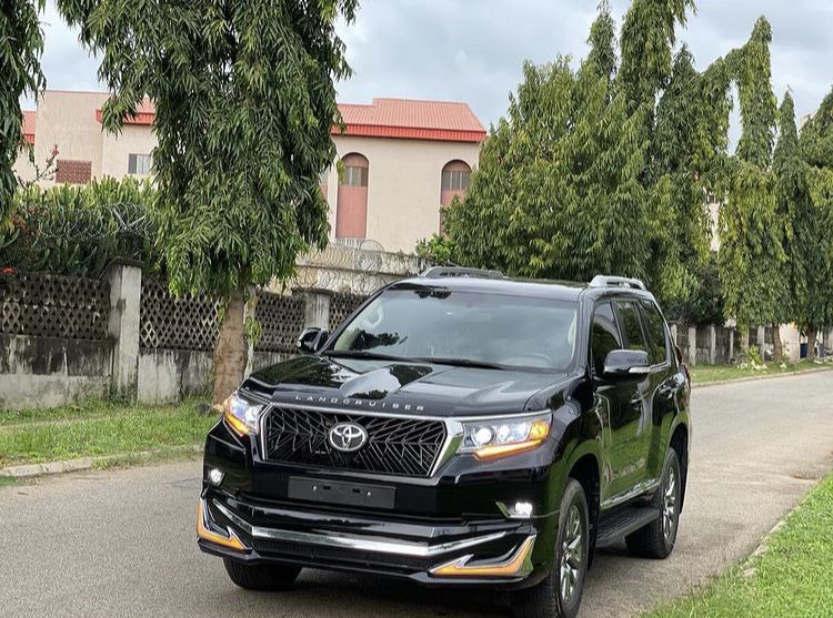 Toyota Land Cruiser • 2020 • 16 km 2