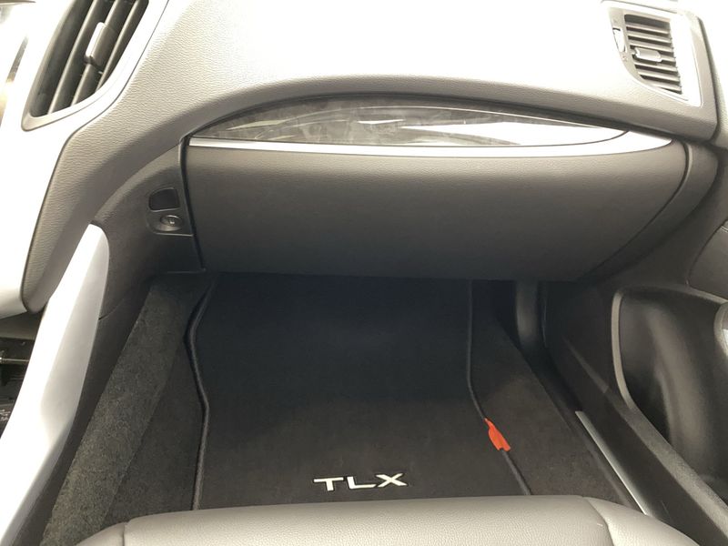 Acura TLX • 2019 • 22,988 km 9