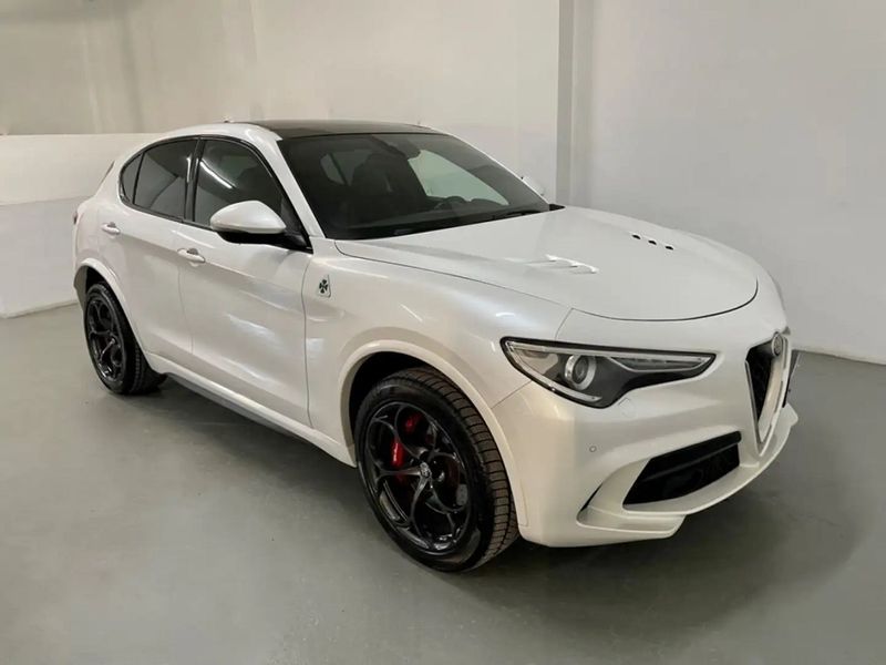 Alfa Romeo Stelvio • 2018 • 120,000 km 3