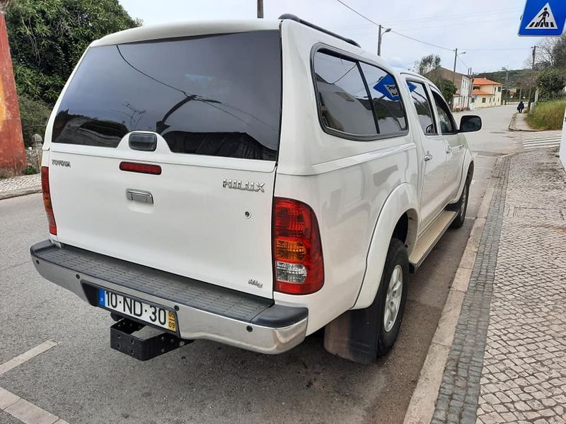 Toyota Hilux • 2009 • 75,000 km 3