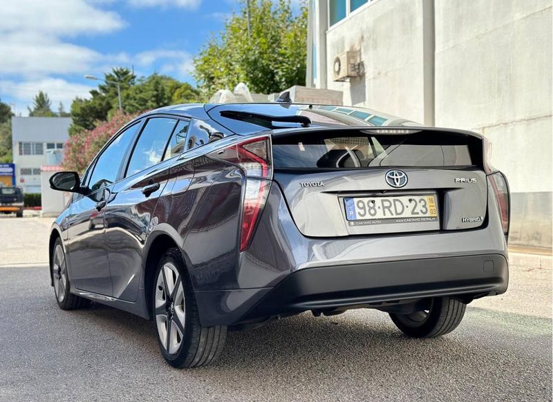 Toyota Prius • 2016 • 110,000 km 2